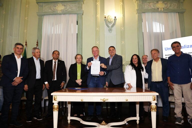 Governo do Estado assina contrato com o BNDES para estruturação do Projeto Universaliza.ES