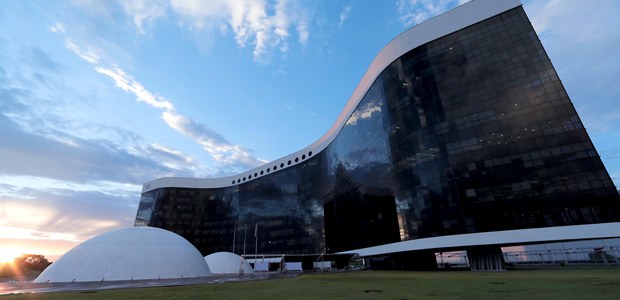 Leia mais sobre o artigo Antes tarde do que nunca: TSE cassa governador ao final do mandato e determina nova eleição no RJ