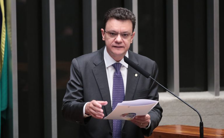 O deputado mineiro Odair Cunha foi escolhido para vaga de ministro do TCU
