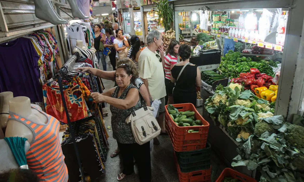 Leia mais sobre o artigo Cortes em auxílios sociais podem gerar diminuição das cidades do interior